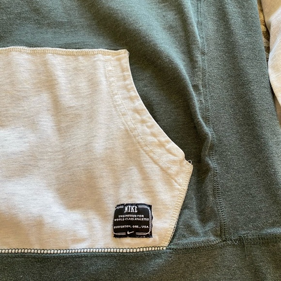 Nike Lightweight Hoodie - Picture 2 of 8